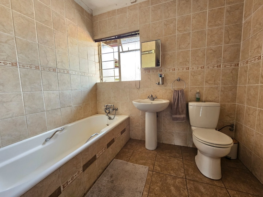 4 Bedroom Property for Sale in Vaalpark Free State